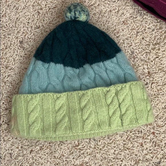 2 Patagonia winter hats - Picture 3 of 7